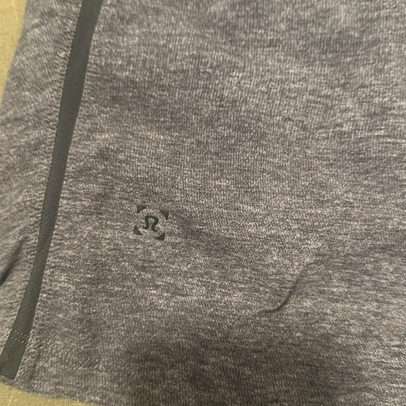 Lululemon Linerless Pace Breaker Short 7” - Picture 3 of 3